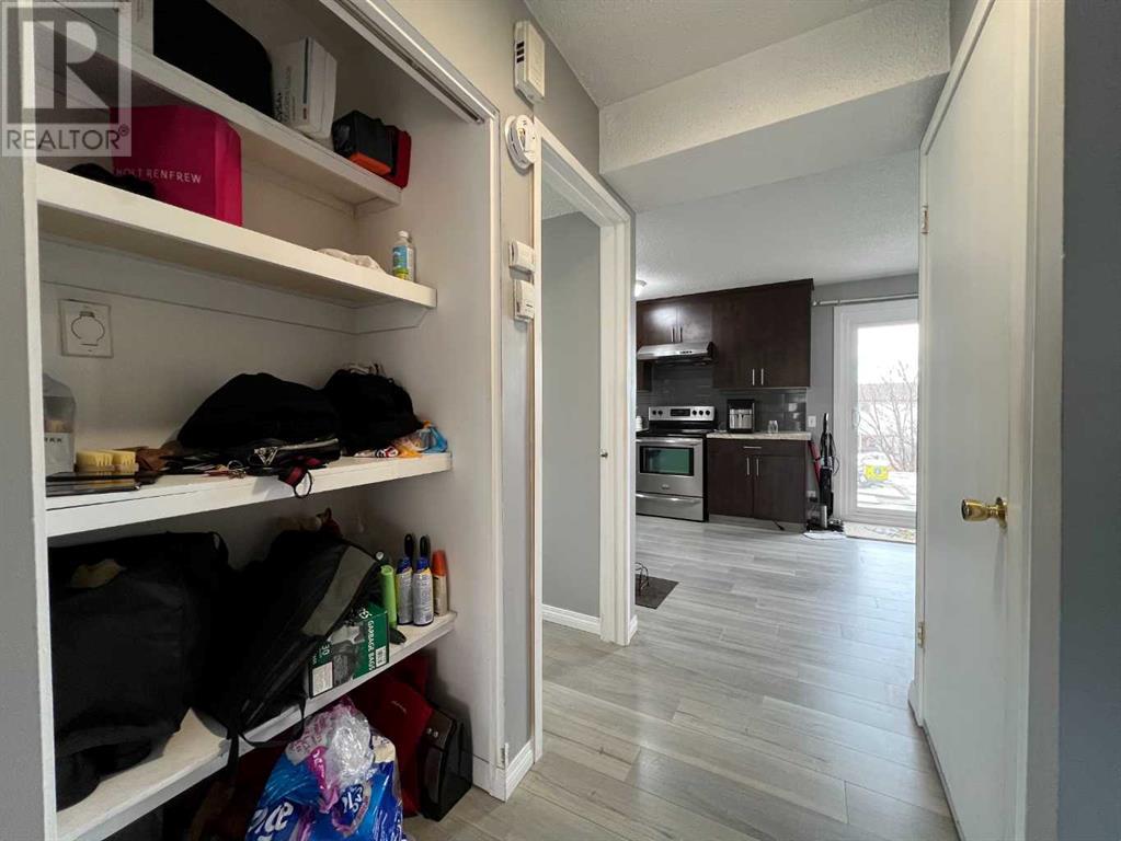 Single Family House for Sale in  Pineson Place NE Pineridge Calgary 