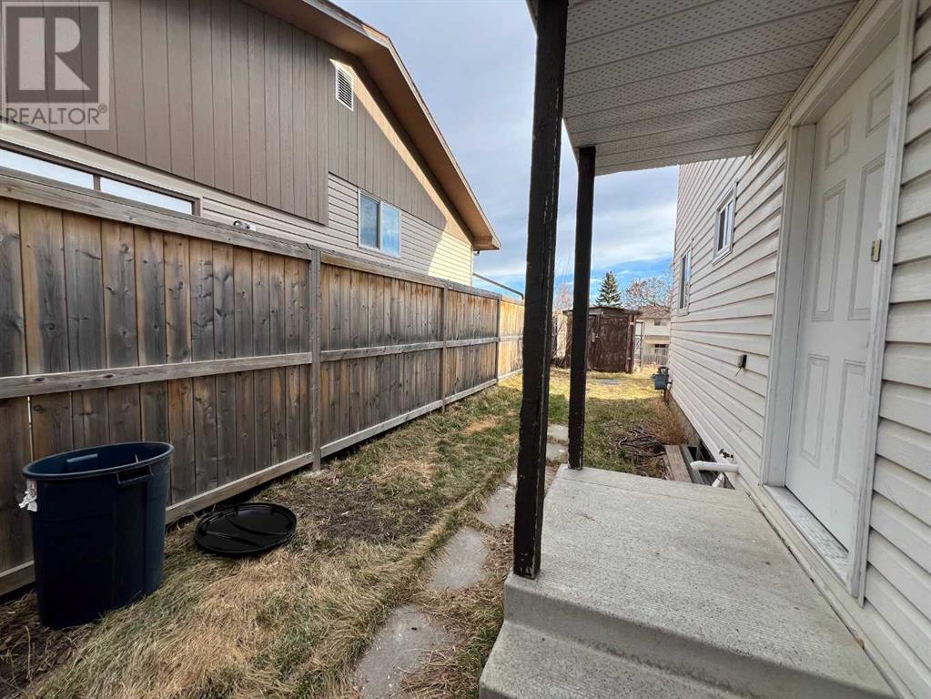 Single Family House for Sale in  Pineson Place NE Pineridge Calgary 