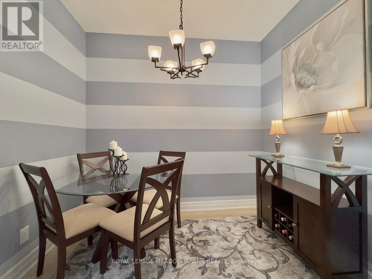 Photo 7 of 403 100 John Street, Brampton ON