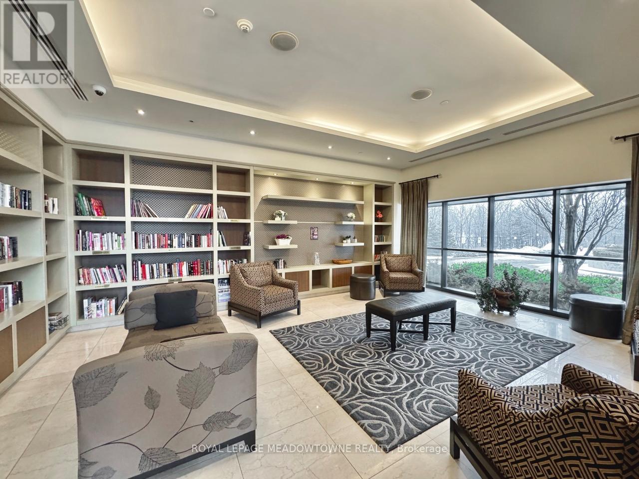 Photo 8 of 403 100 John Street, Brampton ON