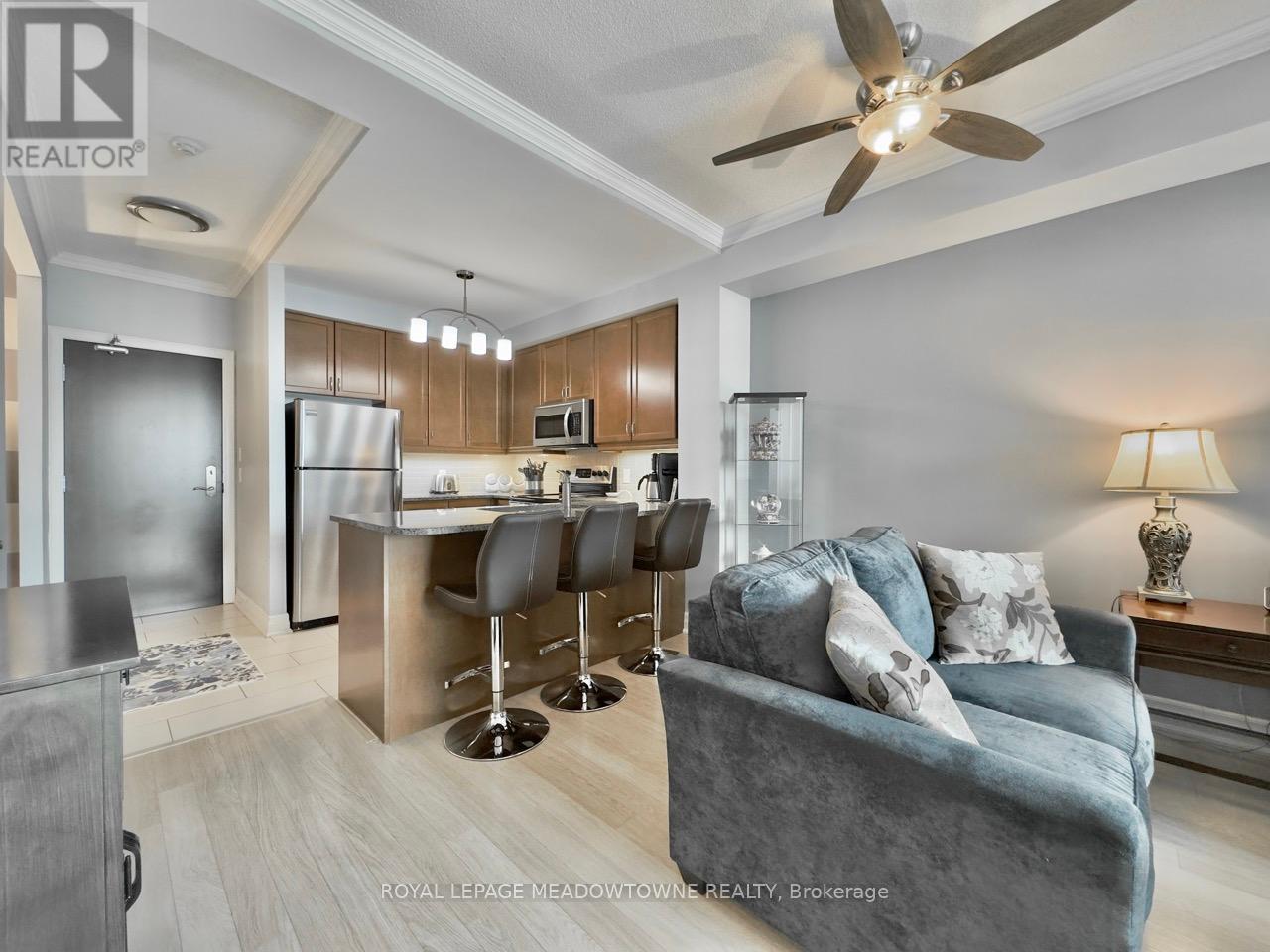 Photo 12 of 403 100 John Street, Brampton ON