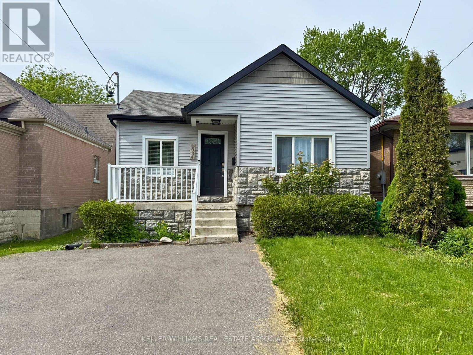 Photo 1 of 1034 Meredith Avenue, Mississauga ON