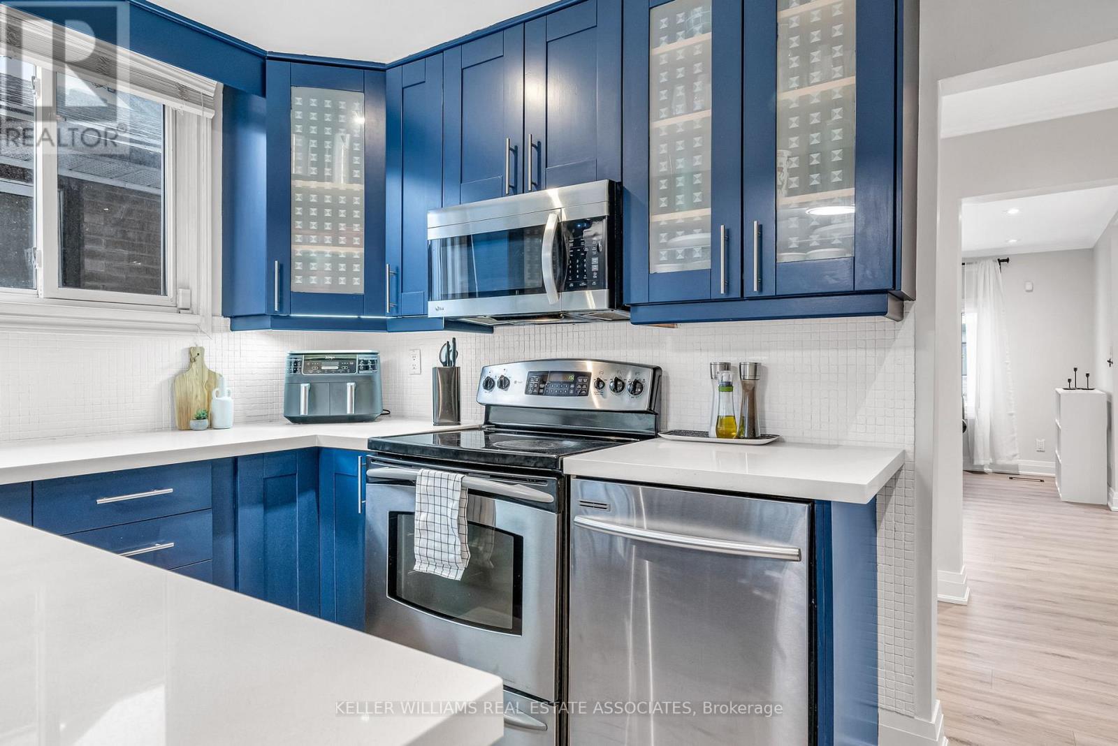 Photo 14 of 1034 Meredith Avenue, Mississauga ON