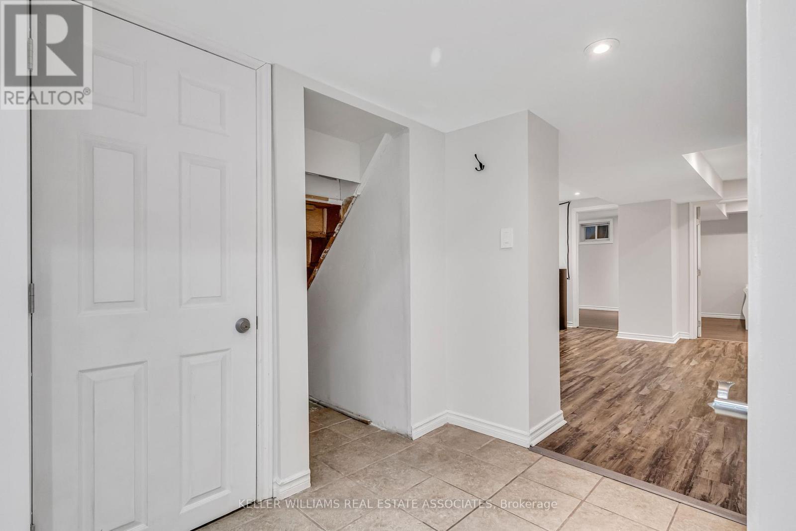 Photo 28 of 1034 Meredith Avenue, Mississauga ON