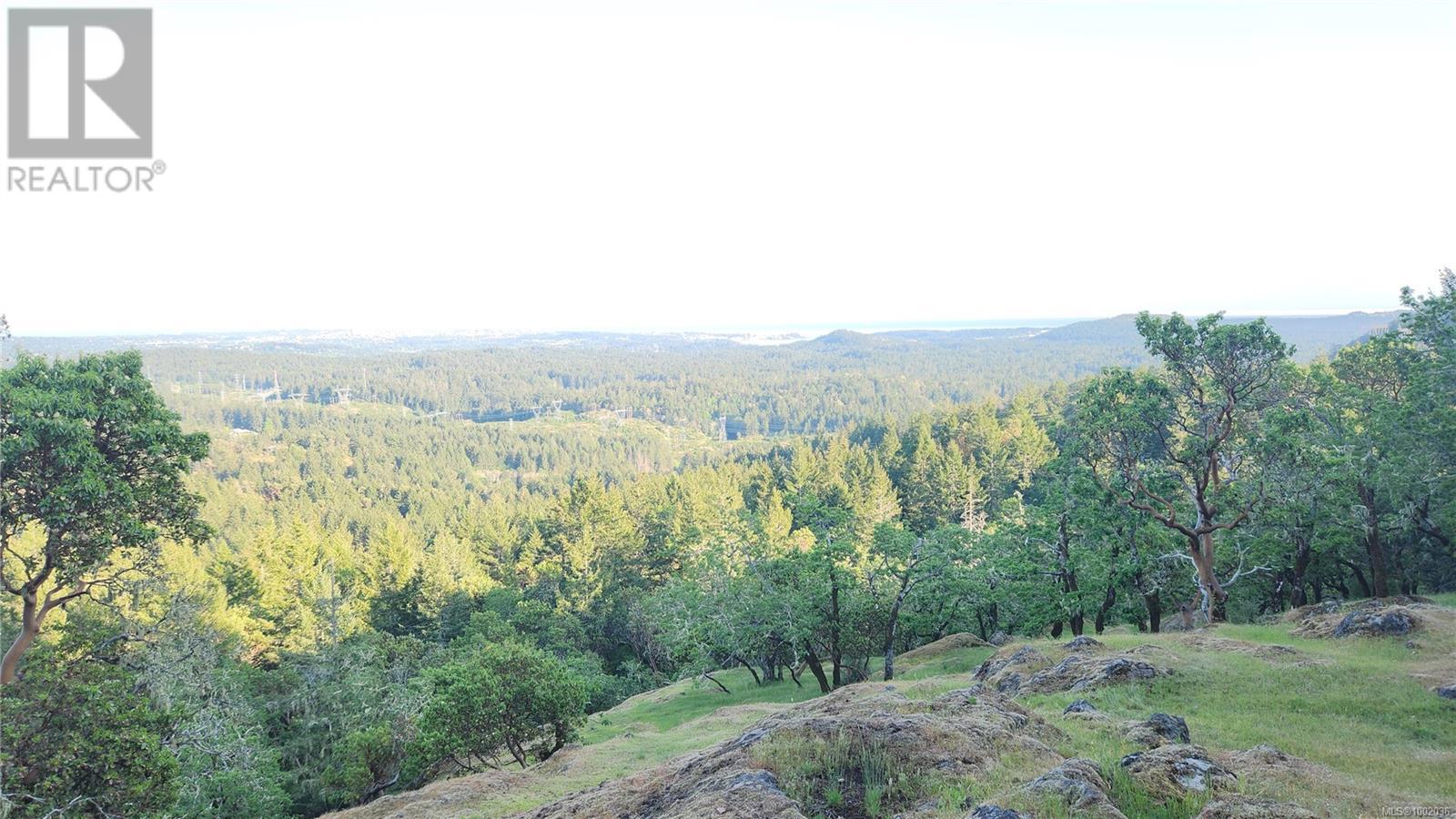  3975 Munn Road, Highlands
