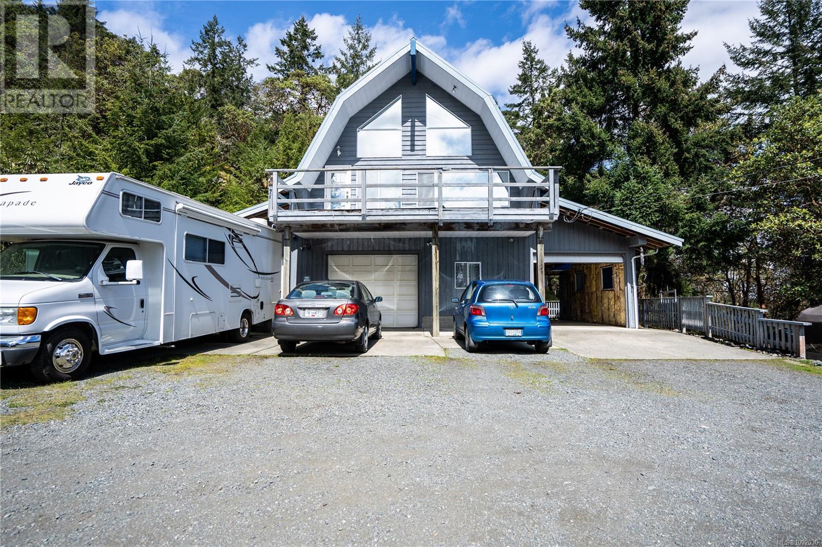  3975 Munn Road, Highlands