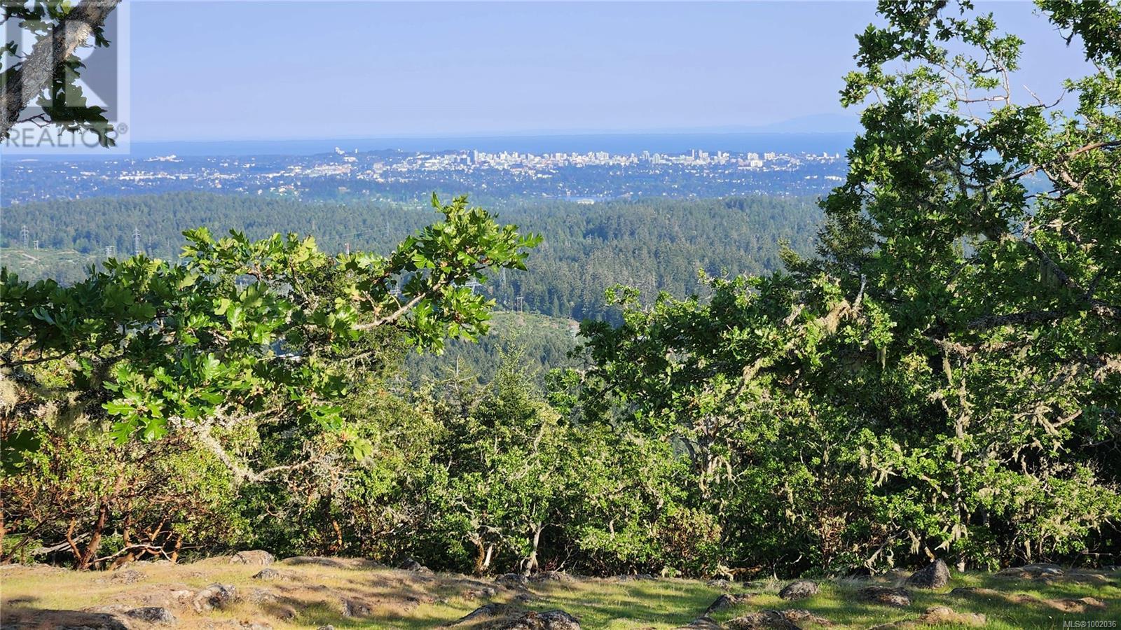 3975 Munn Road, Highlands