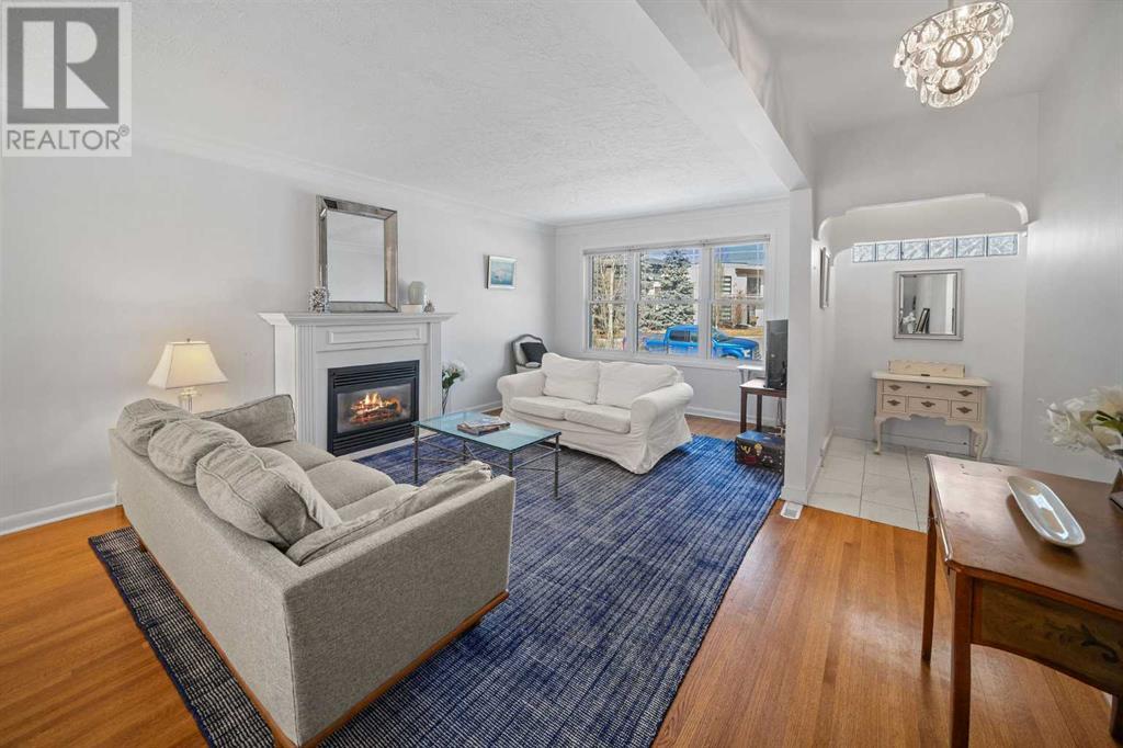 Single Family House Bungalow for Sale in   Avenue SW Elboya Calgary 