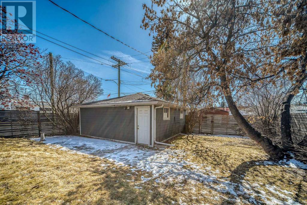 Single Family House Bungalow for Sale in   Avenue SW Elboya Calgary 