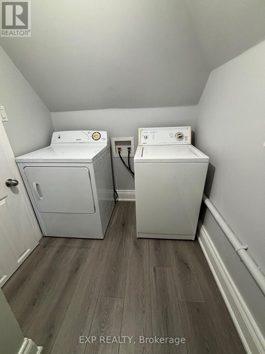 Photo 14 of 46 Delena Avenue S, Hamilton ON