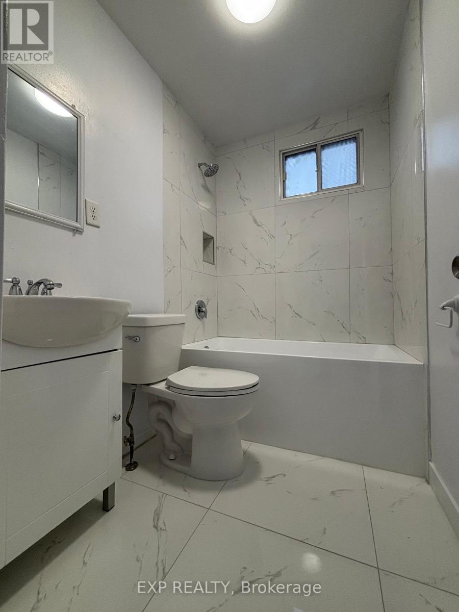 Photo 11 of 46 Delena Avenue S, Hamilton ON