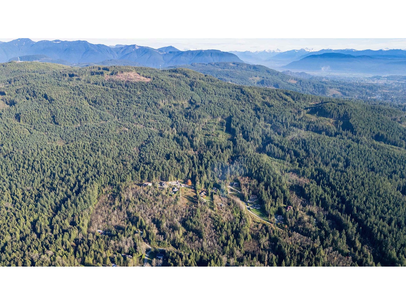 Photo 5 of 11082 Greenwood Drive, Mission BC