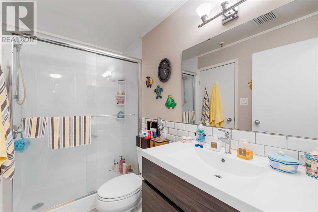 Single Family House for Sale in    Avenue SW Windsor Park Calgary 