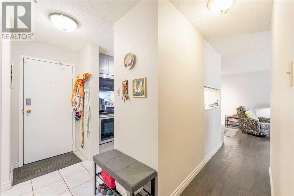 Single Family House for Sale in    Avenue SW Windsor Park Calgary 