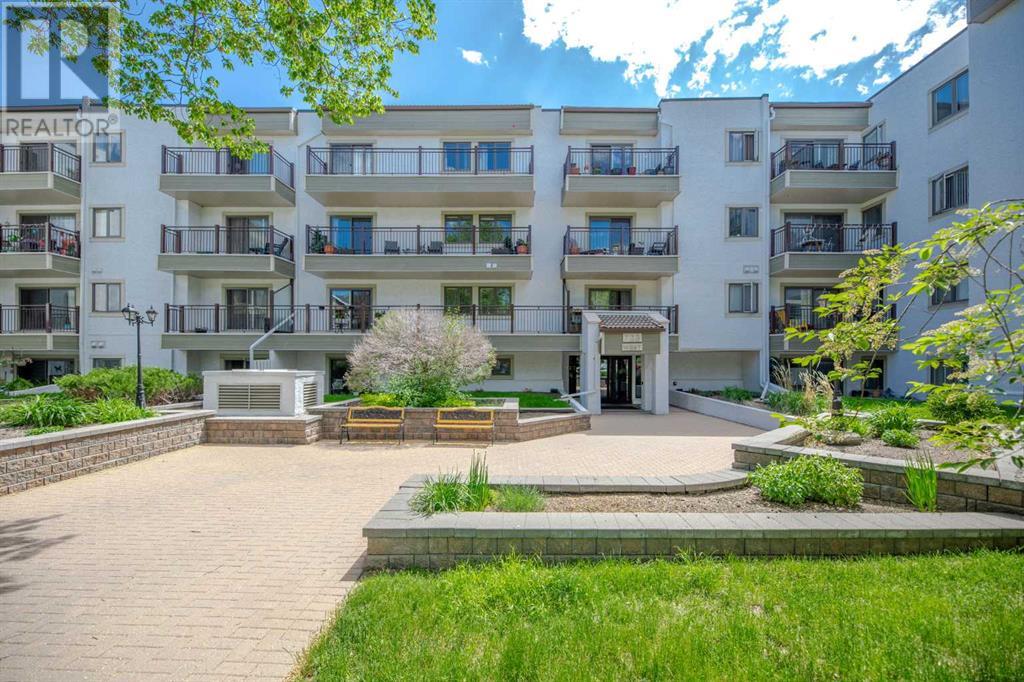 Single Family House for Sale in    Avenue SW Windsor Park Calgary 