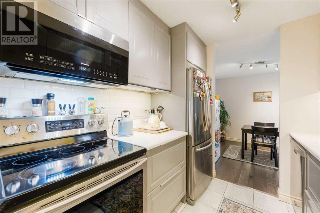 Single Family House for Sale in    Avenue SW Windsor Park Calgary 