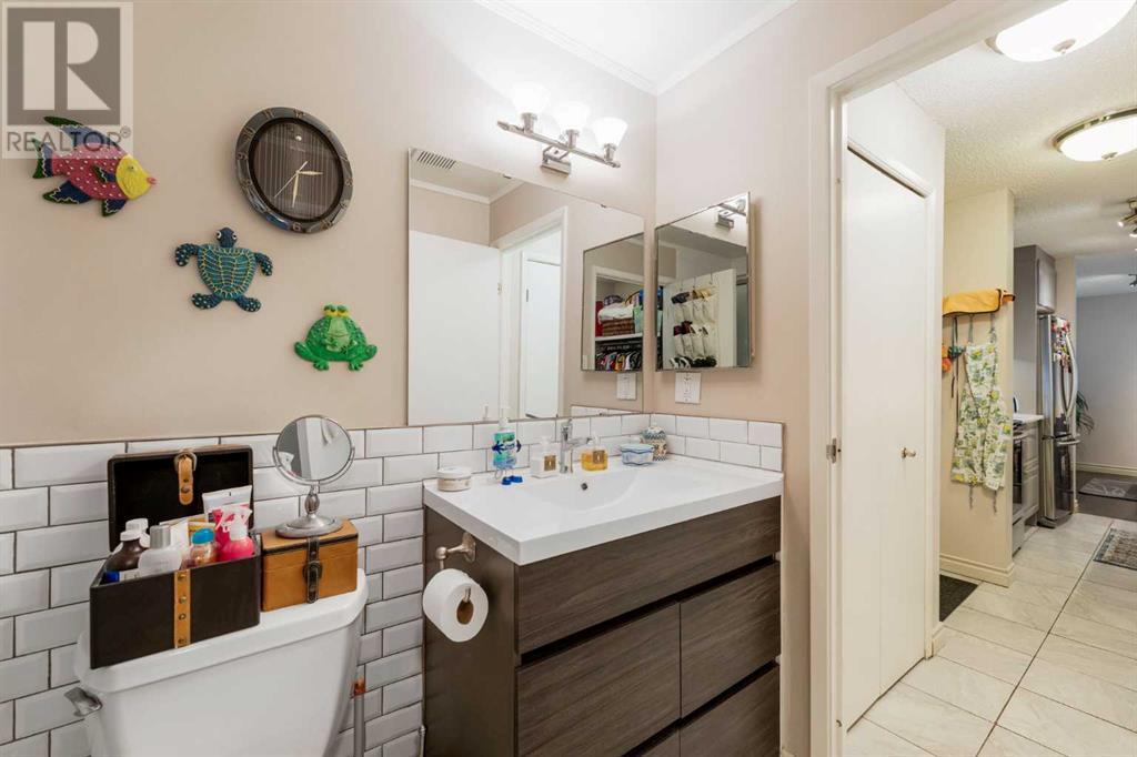 Single Family House for Sale in    Avenue SW Windsor Park Calgary 