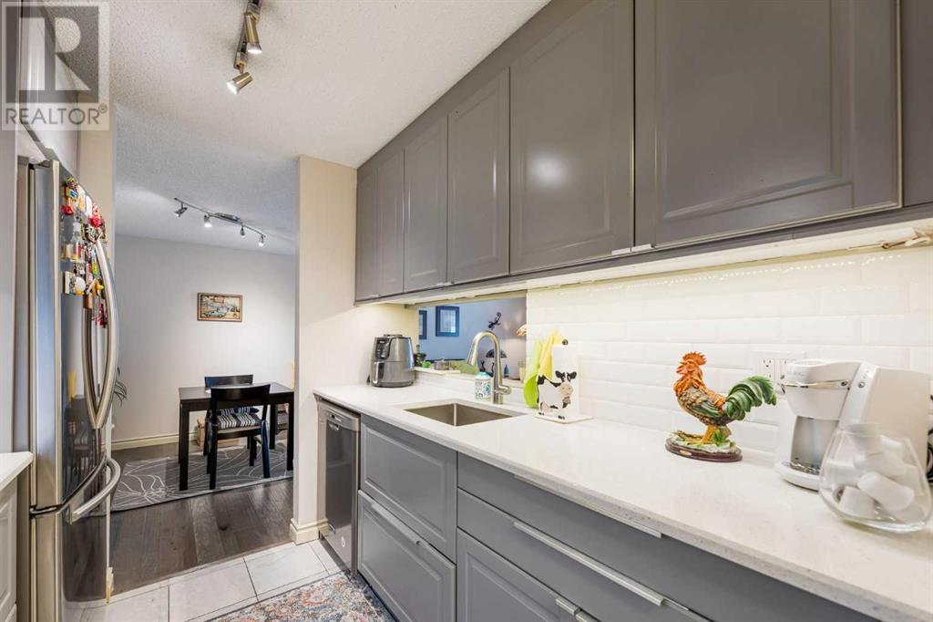 Single Family House for Sale in    Avenue SW Windsor Park Calgary 