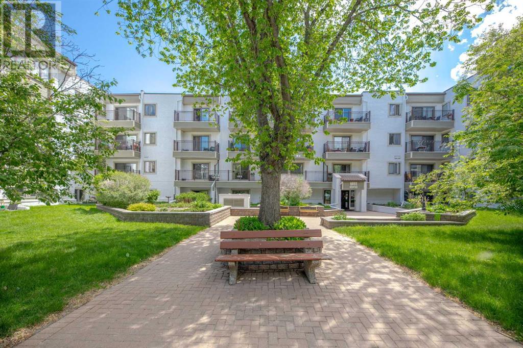 Single Family House for Sale in    Avenue SW Windsor Park Calgary 