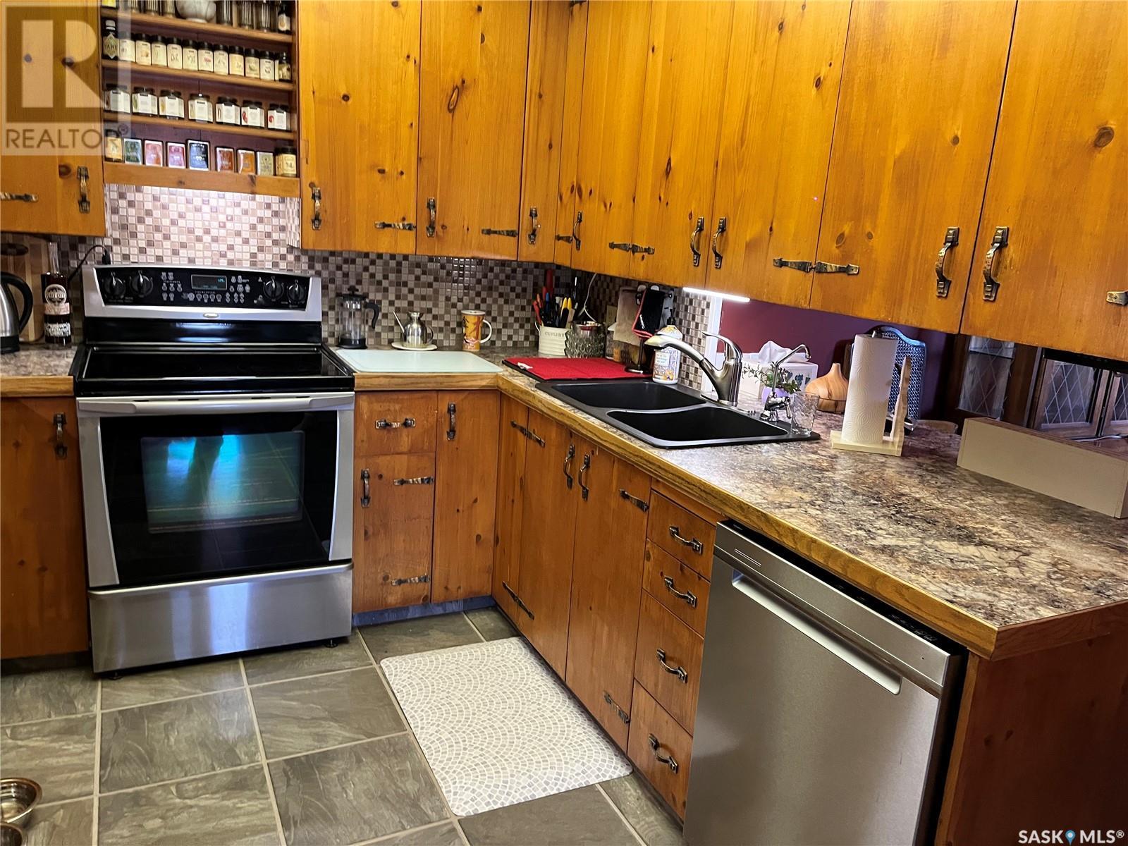 Photo 5 of 200 Cloverly Avenue, Arlington Rm No 79 SK
