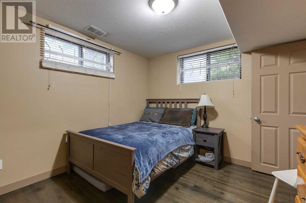 Single Family House for Sale in    Avenue SW Richmond Calgary 
