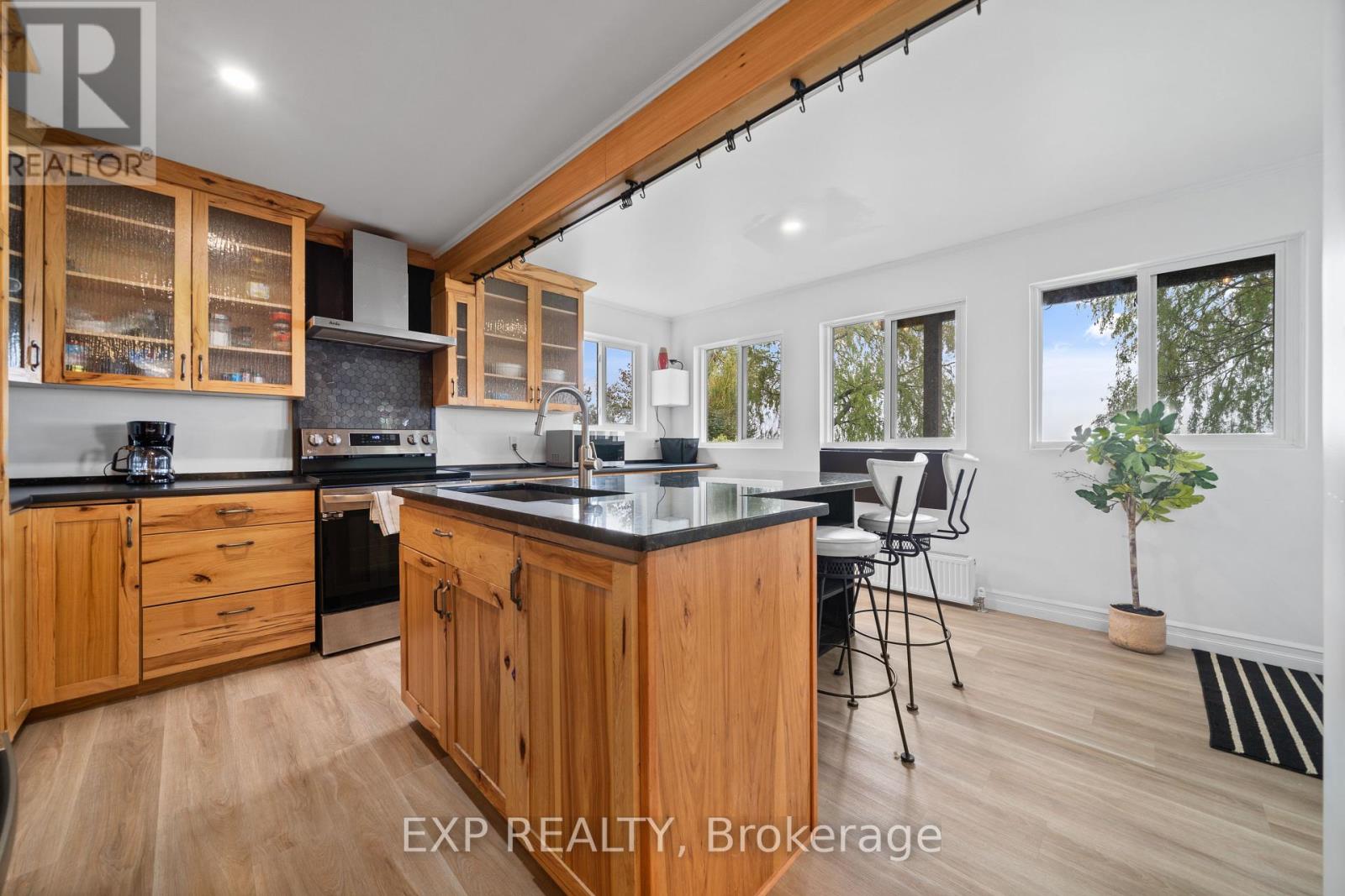 Photo 20 of 43 45 Clifford Street, Quinte West ON