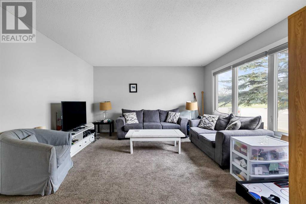 Single Family House for Sale in  Greenview Drive NE Greenview Calgary 