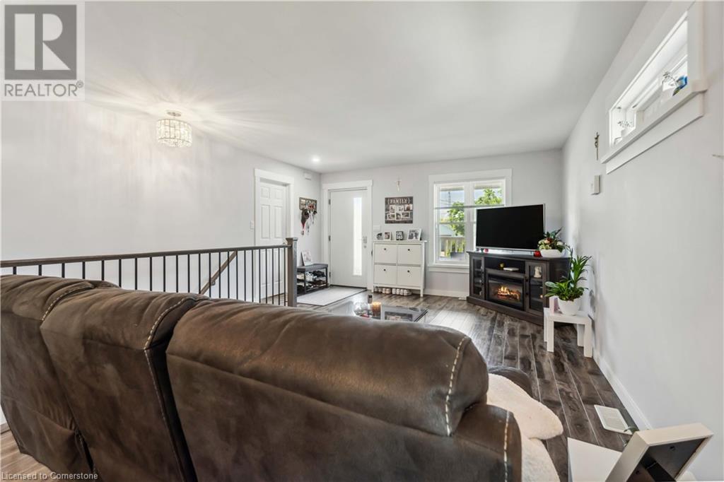 Photo 11 of 246 Martin Street, Welland ON