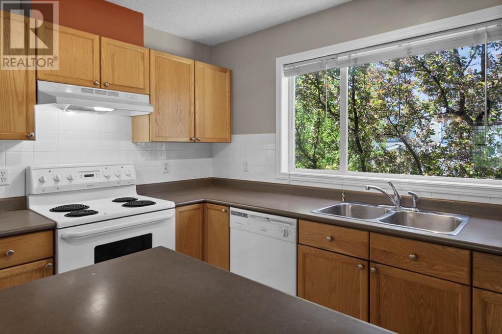 Single Family House for Sale in  Tuscany Springs Gardens NW Tuscany Calgary 