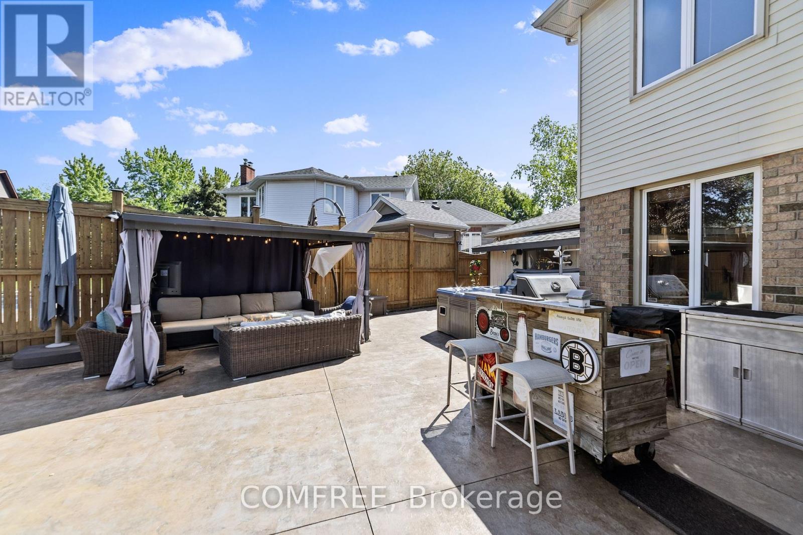 Photo 33 of 2131 Upland Drive, Burlington ON