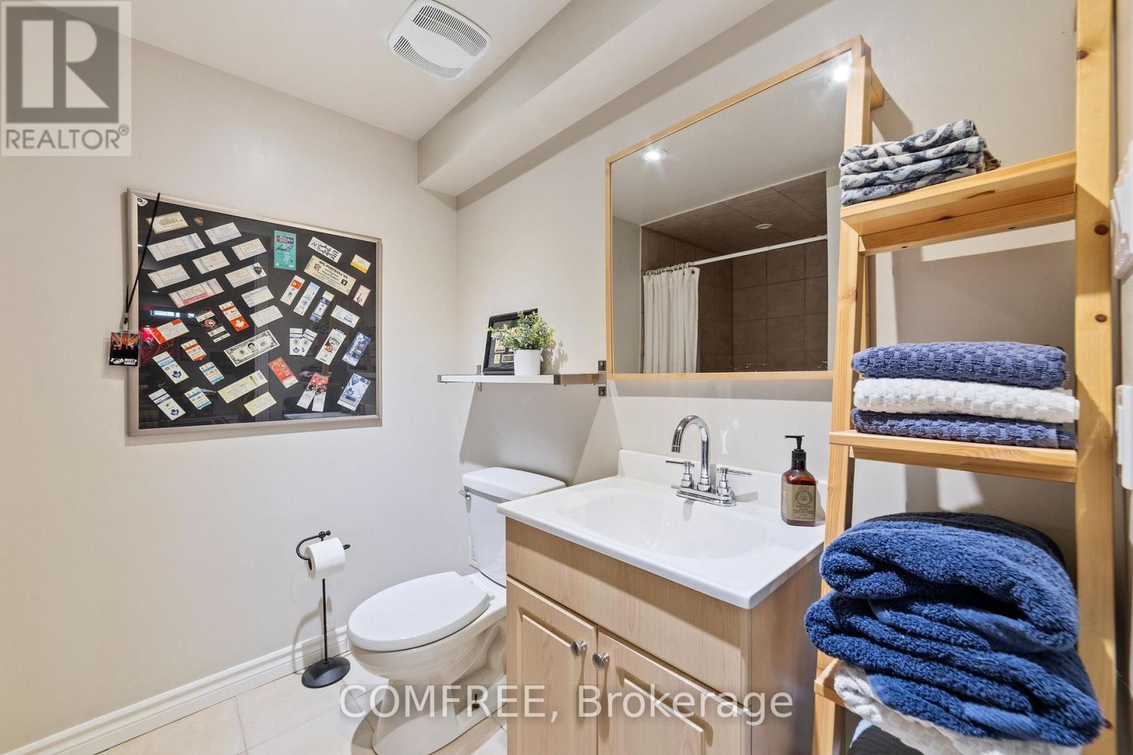 Photo 28 of 2131 Upland Drive, Burlington ON