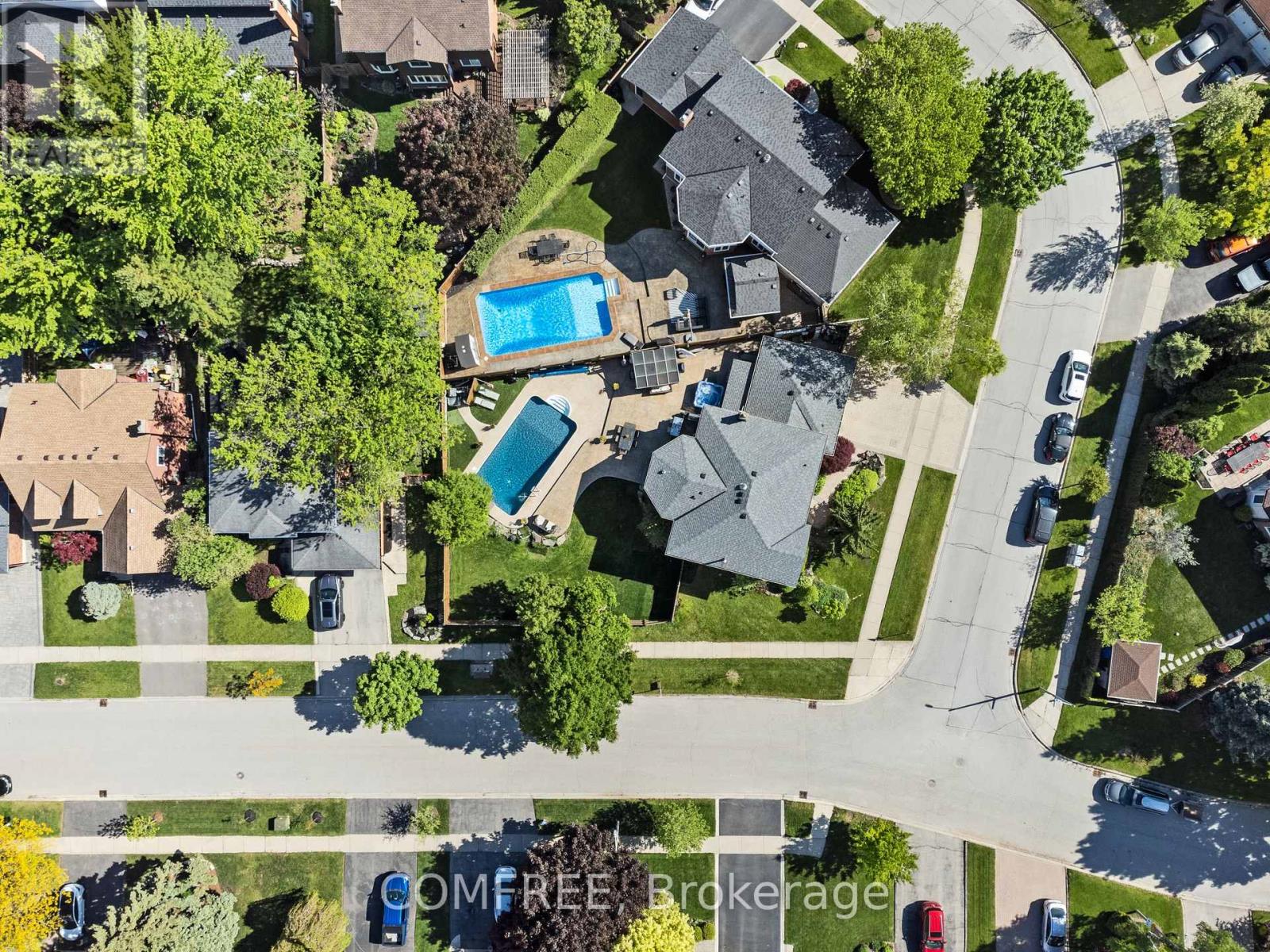 Photo 35 of 2131 Upland Drive, Burlington ON