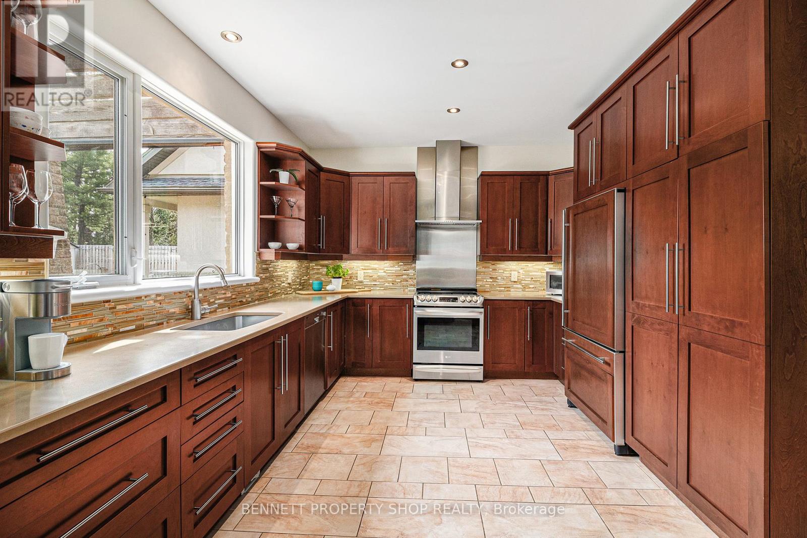 Photo 12 of 1934 Lenester Avenue, Ottawa ON