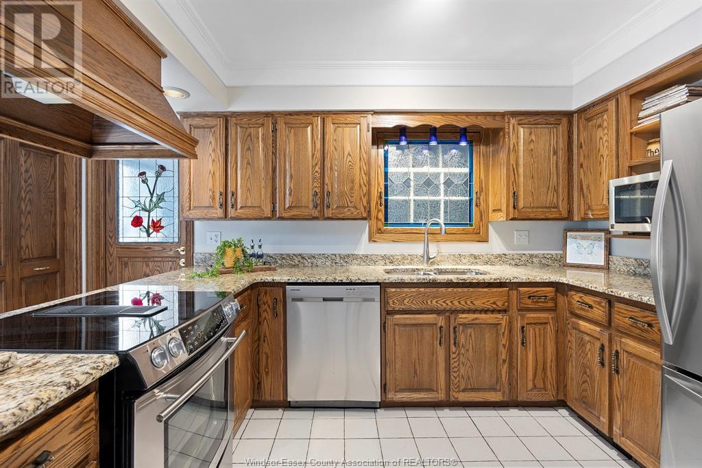Photo 16 of 5765 Riverside Drive East, Windsor ON