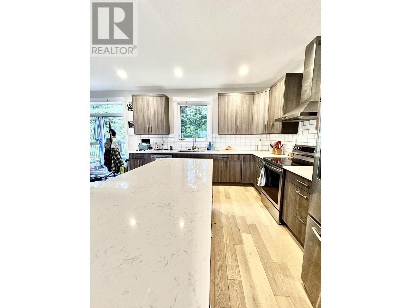 49 WOZNEY STREET, Kitimat