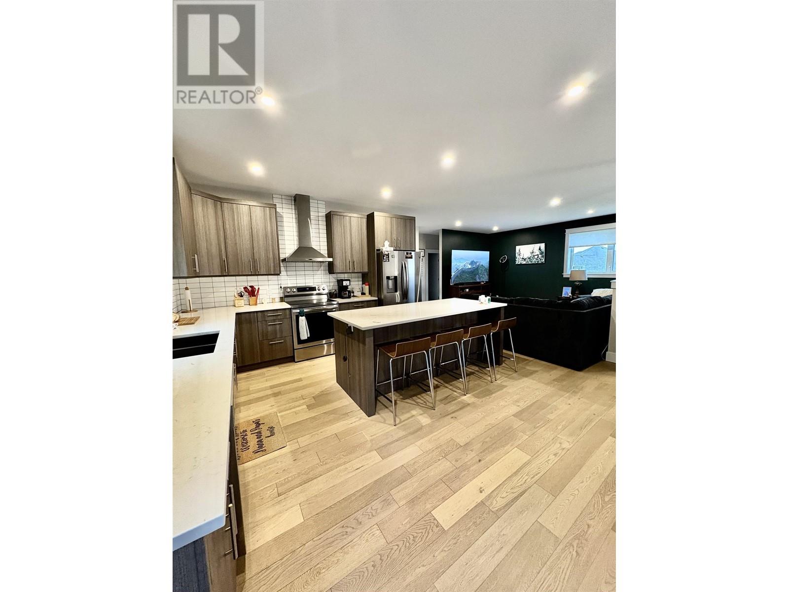 49 WOZNEY STREET, Kitimat