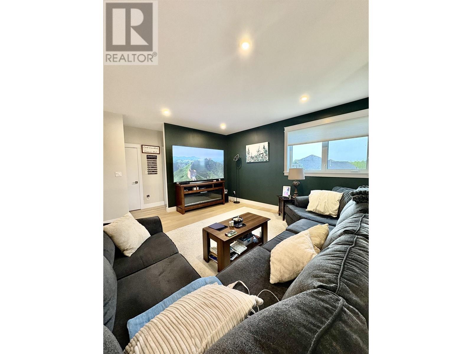 49 WOZNEY STREET, Kitimat