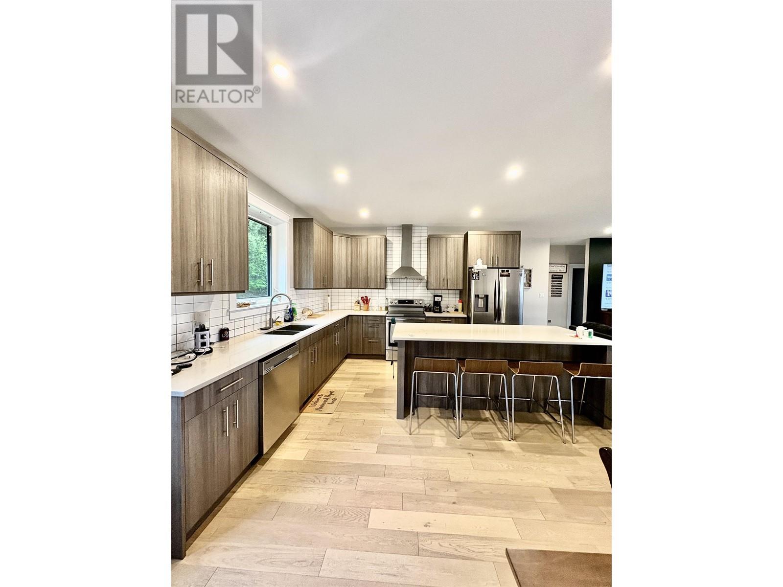 49 WOZNEY STREET, Kitimat