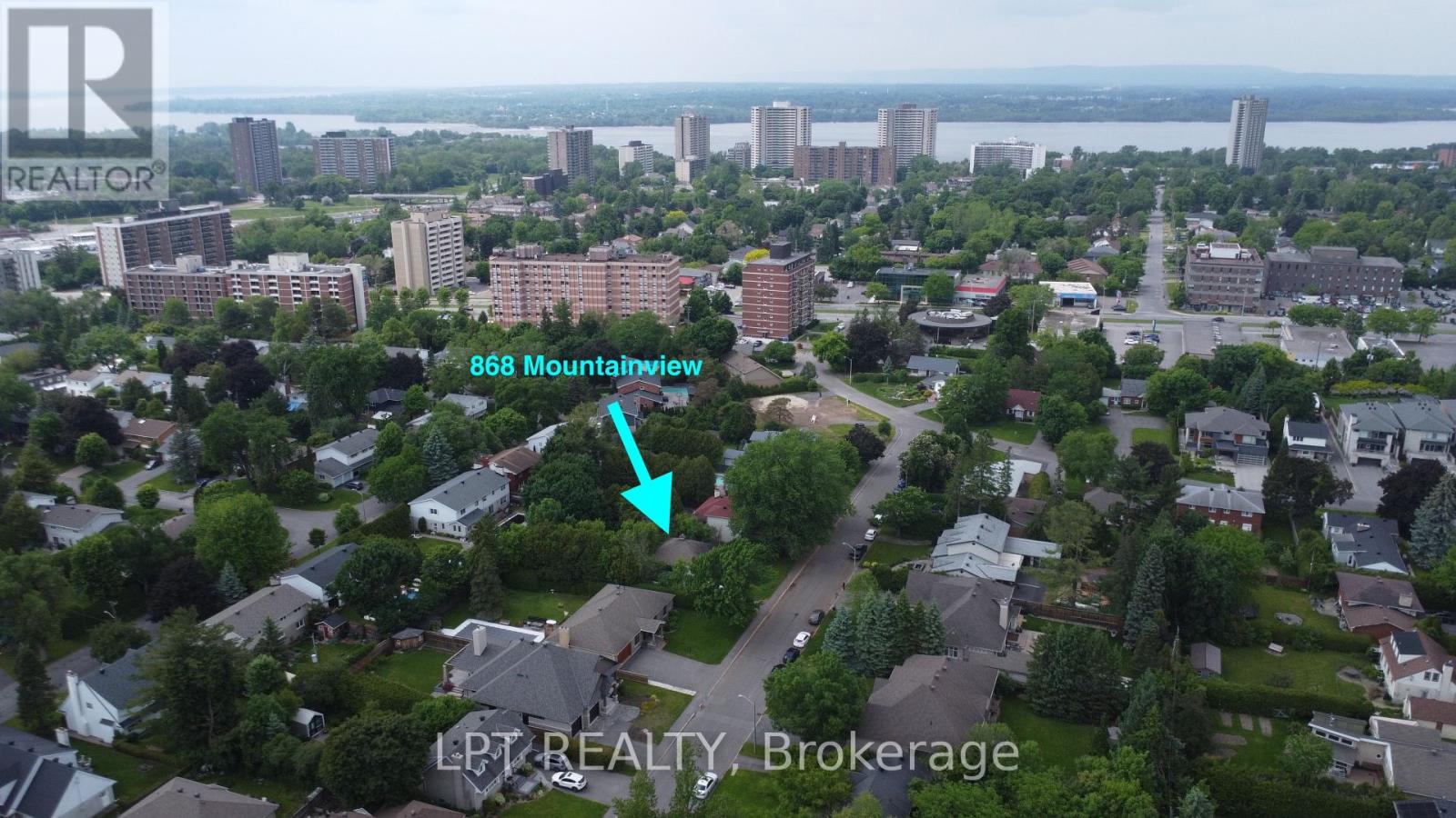 Photo 3 of 868 Mountainview Avenue, Ottawa ON