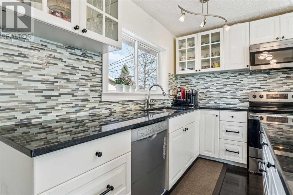 Single Family House Bungalow for Sale in  Worcester Drive SW Wildwood Calgary 