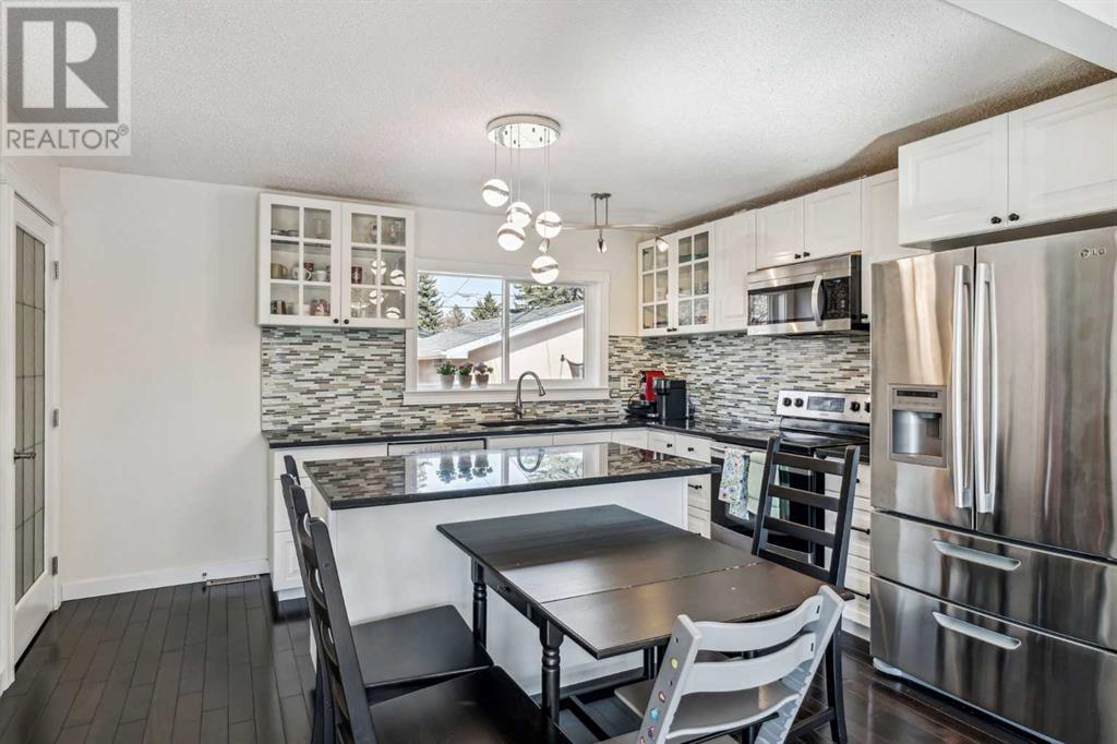 Single Family House Bungalow for Sale in  Worcester Drive SW Wildwood Calgary 