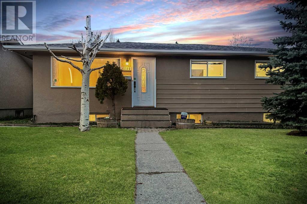Single Family House Bungalow for Sale in  Worcester Drive SW Wildwood Calgary 