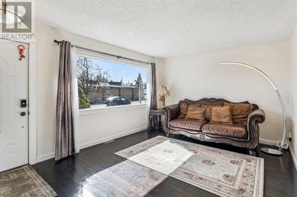 Single Family House Bungalow for Sale in  Worcester Drive SW Wildwood Calgary 