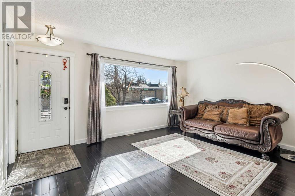 Single Family House Bungalow for Sale in  Worcester Drive SW Wildwood Calgary 