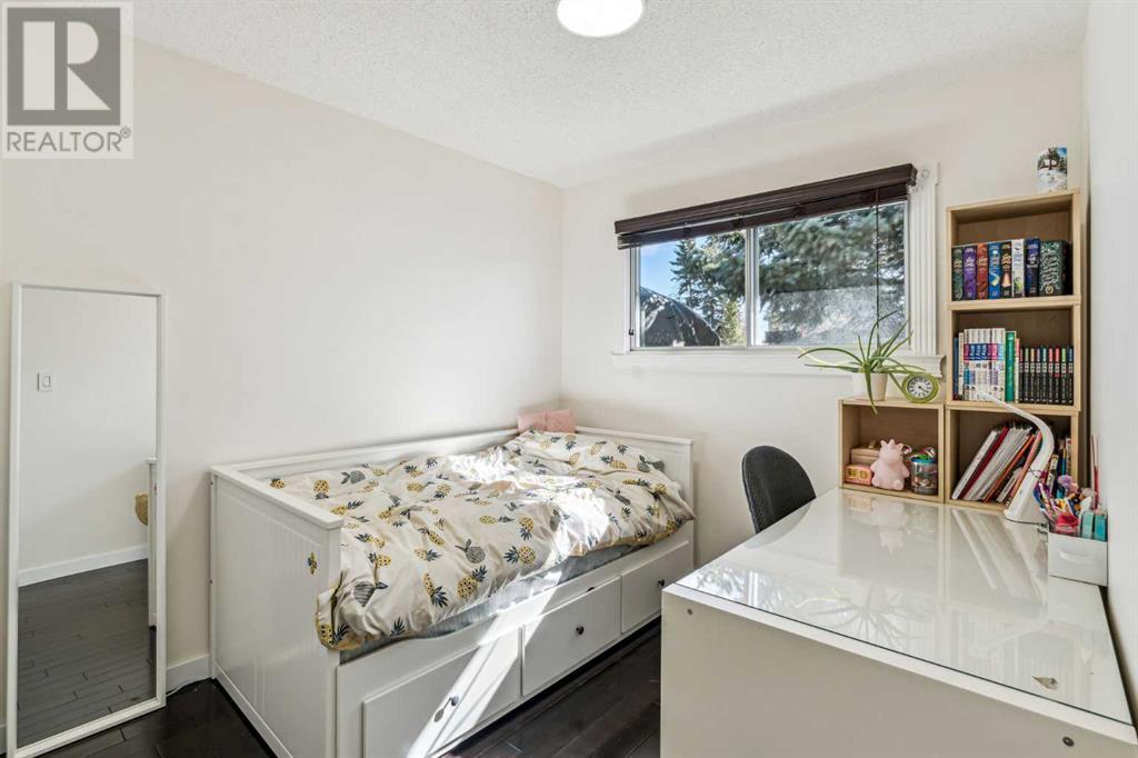 Single Family House Bungalow for Sale in  Worcester Drive SW Wildwood Calgary 