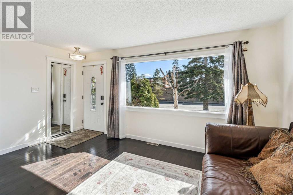 Single Family House Bungalow for Sale in  Worcester Drive SW Wildwood Calgary 
