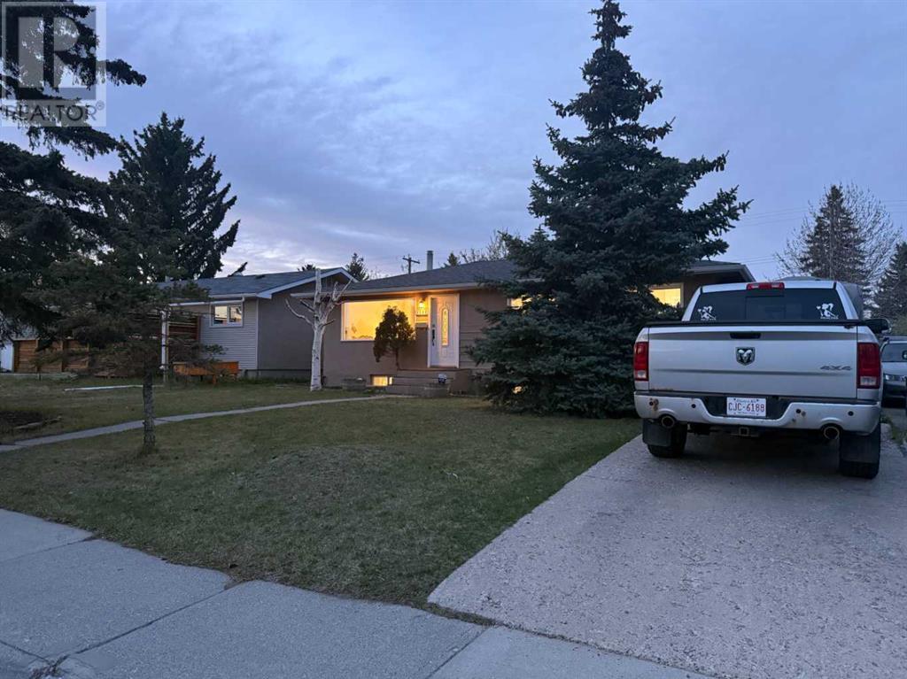 Single Family House Bungalow for Sale in  Worcester Drive SW Wildwood Calgary 