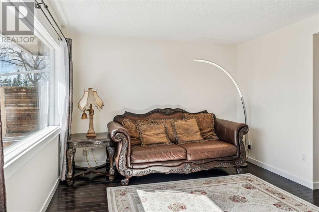 Single Family House Bungalow for Sale in  Worcester Drive SW Wildwood Calgary 