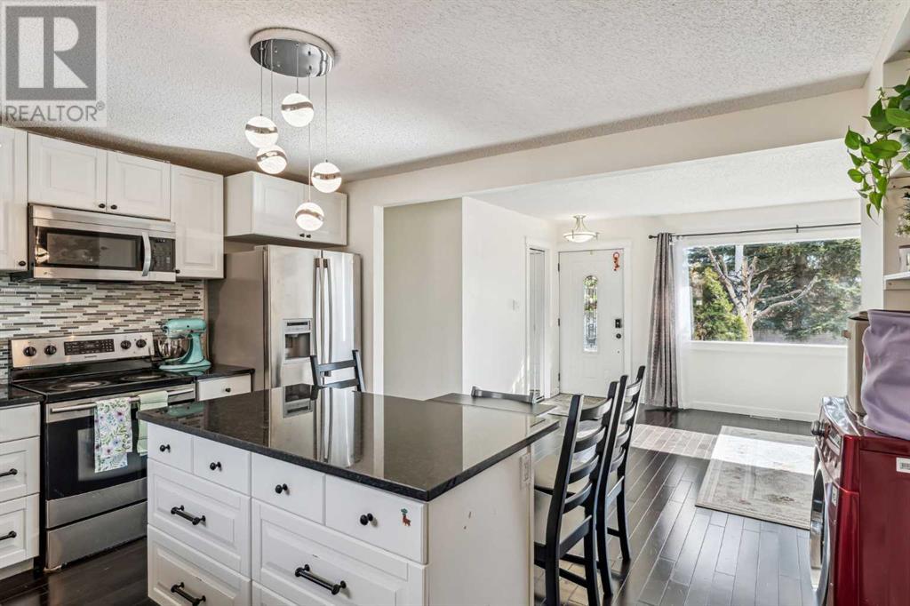 Single Family House Bungalow for Sale in  Worcester Drive SW Wildwood Calgary 