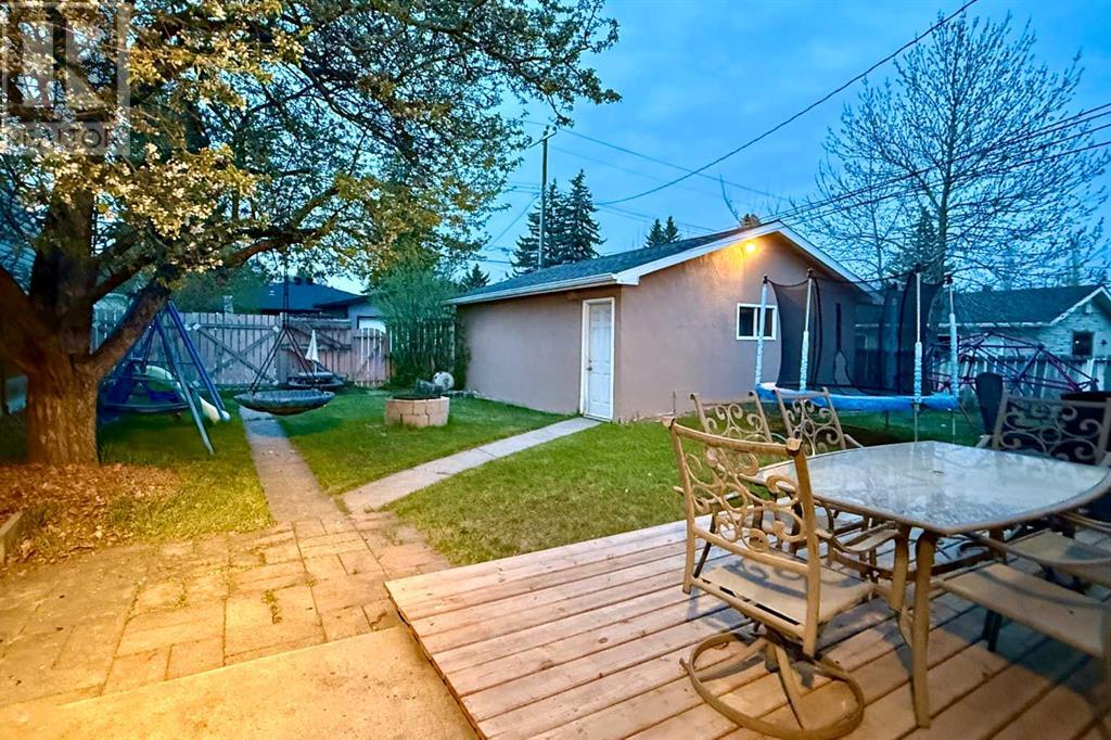 Single Family House Bungalow for Sale in  Worcester Drive SW Wildwood Calgary 